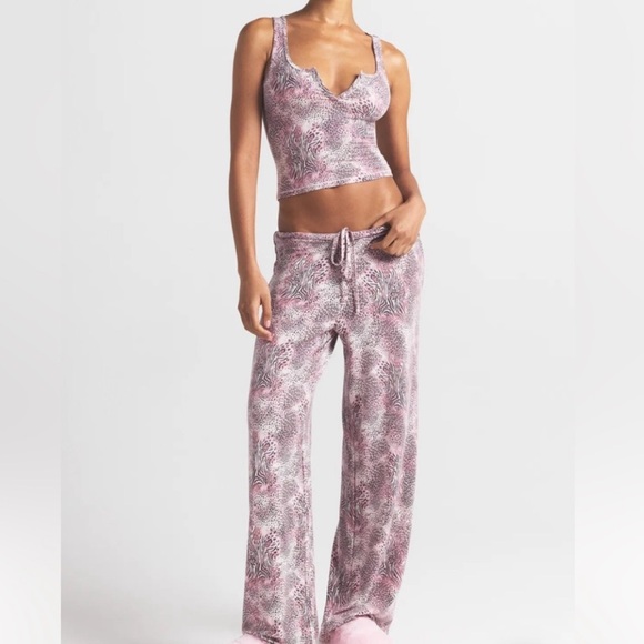 SKIMS Other - NWT SKIMS Sleepwear Set Tank/Pants Bloom in Mini Multi Animal